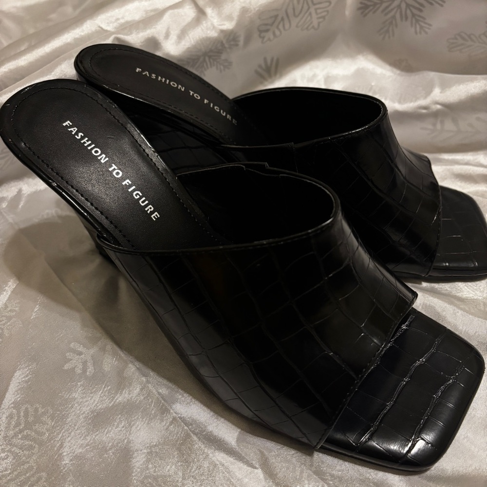 Fashion to Figure Black Croc-Pattern Mules